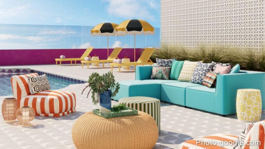 Designing a High-Tech Outdoor Living Space: 2025’s Hottest Trends